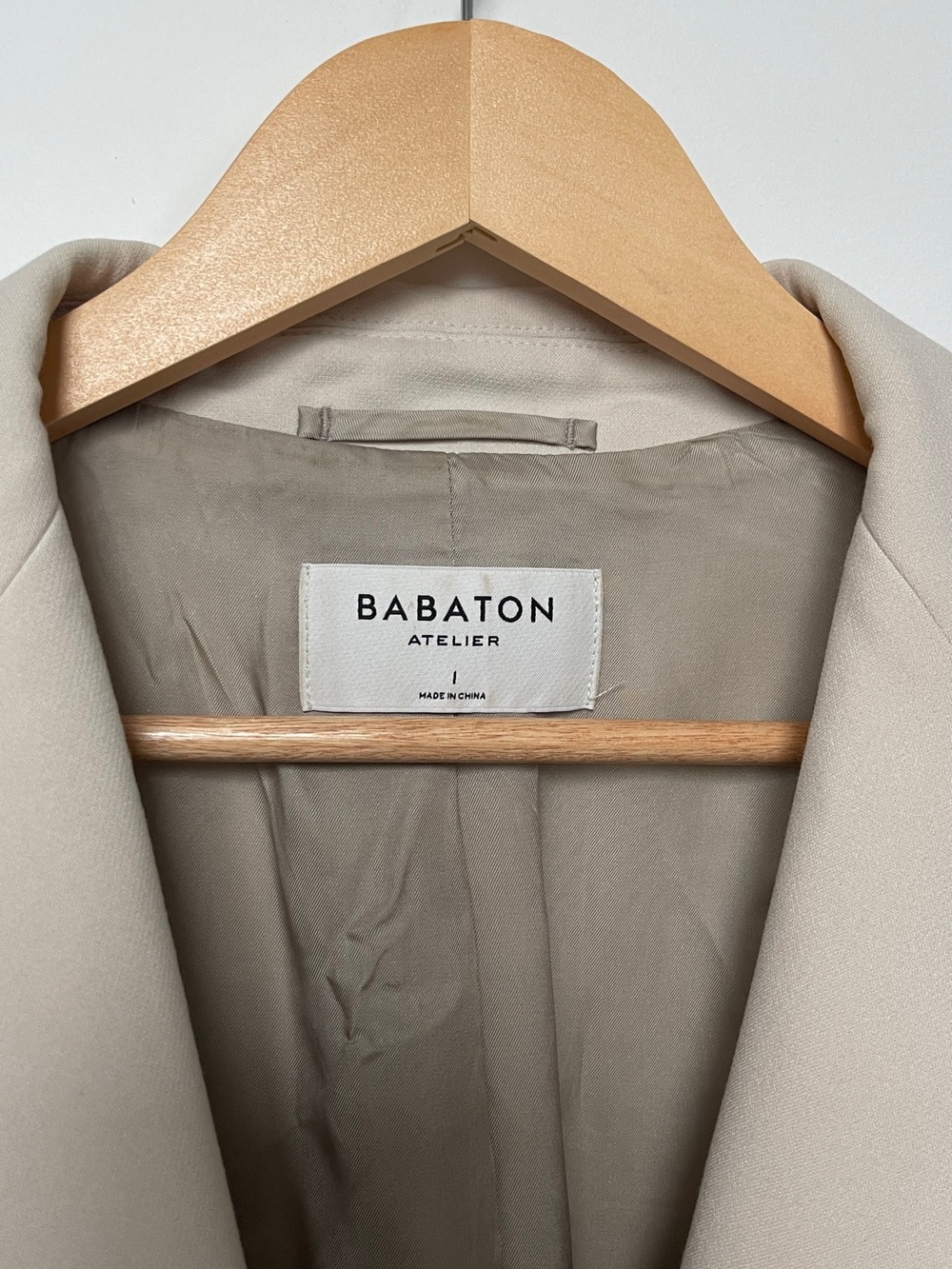 Aritzia Cream Single-Breasted Blazer - Picture 2 of 4